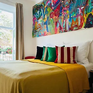 Balcony & King Size Bed Praha