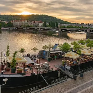 Gentle And Cozy Right At The Center Praha