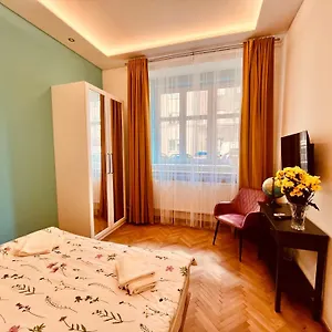 Moderni Apartman Na Hluboke V Praze - Idealni Pro 4 Praha