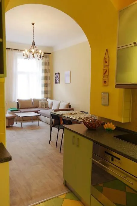 Nice Big Apartment In The City Center Prague
